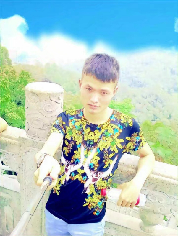 孤独王者元首的第一张照片--云霄交友网