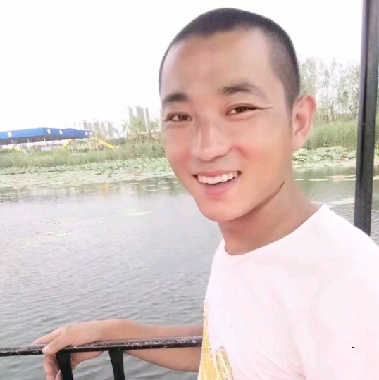 为你等候的第二张照片--云霄交友网