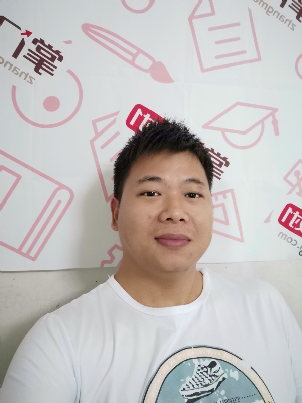 轻静地行走着的第一张照片--云霄交友网