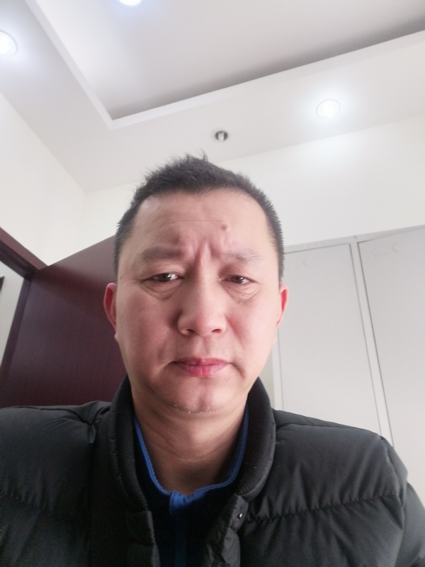 相视而笑的第一张照片--云霄交友网