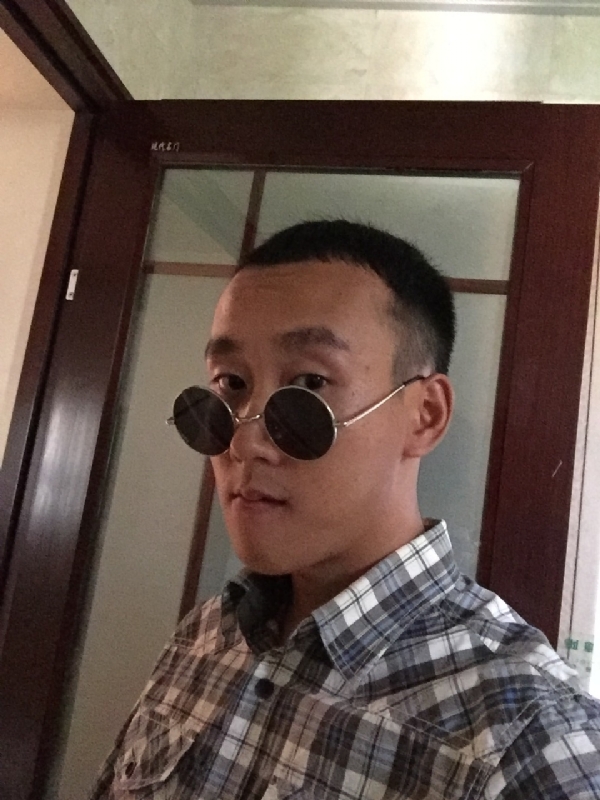 悲喜的第一张照片--云霄交友网