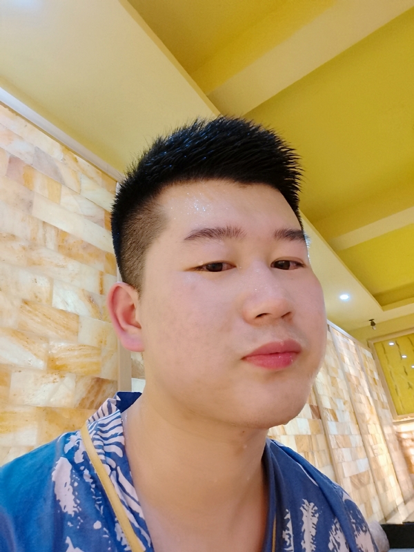 六月与阿十二的第一张照片--云霄交友网