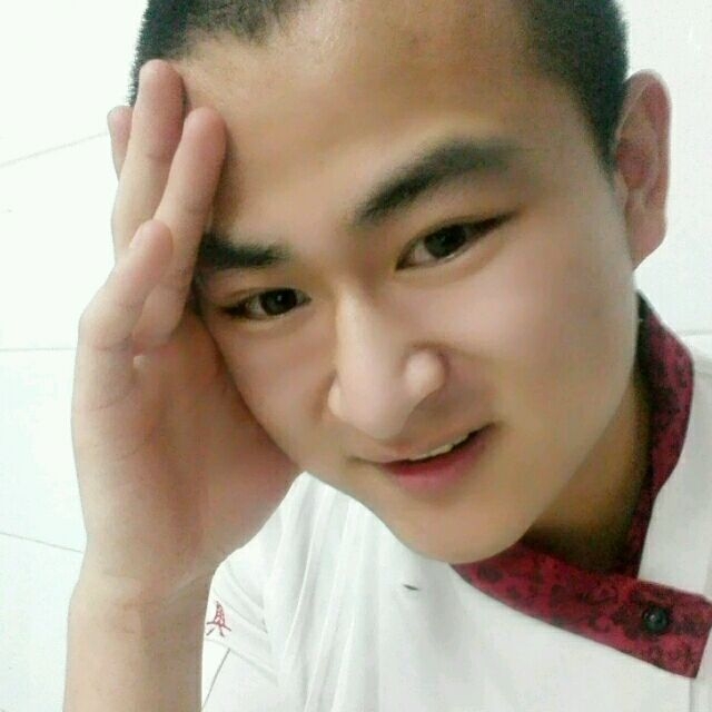 人潮拥挤的第一张照片--云霄交友网