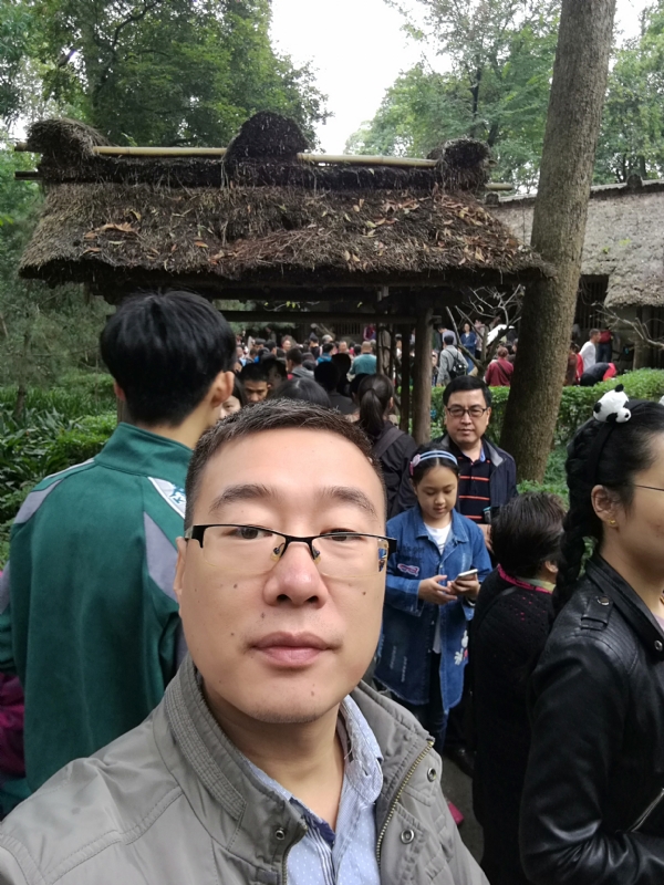 撑起一片天的第一张照片--云霄交友网