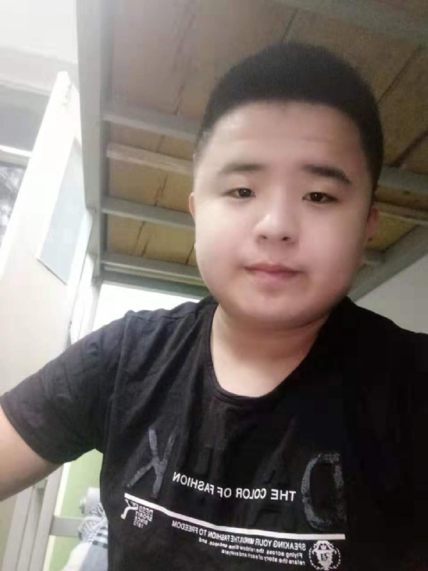 打小就爱淘气的第一张照片--云霄交友网