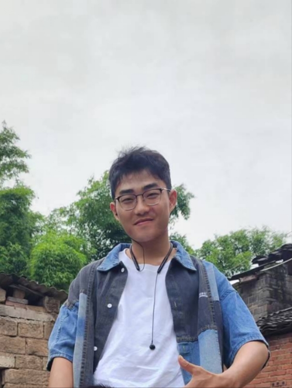 越努力越幸运的第一张照片--云霄交友网