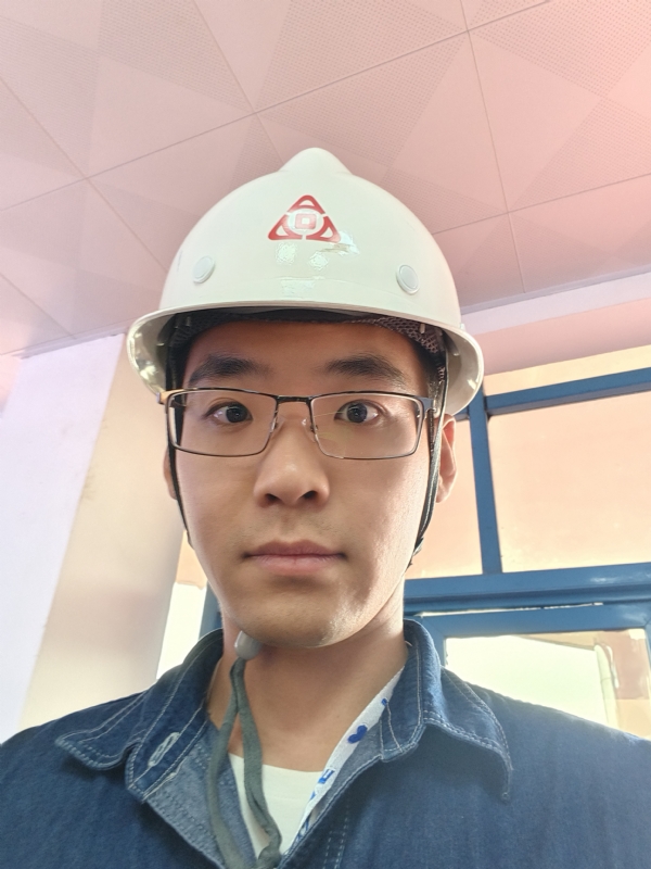 何鹏宇的第二张照片--云霄交友网